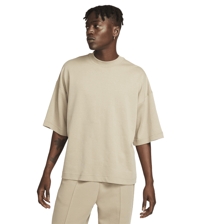 Nike Tech Fleece Reimagined Tops Collection. Nike SNKRS TH