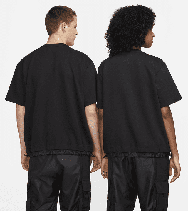 Nike x sacai Apparel Collection Release Date. Nike SNKRS ID