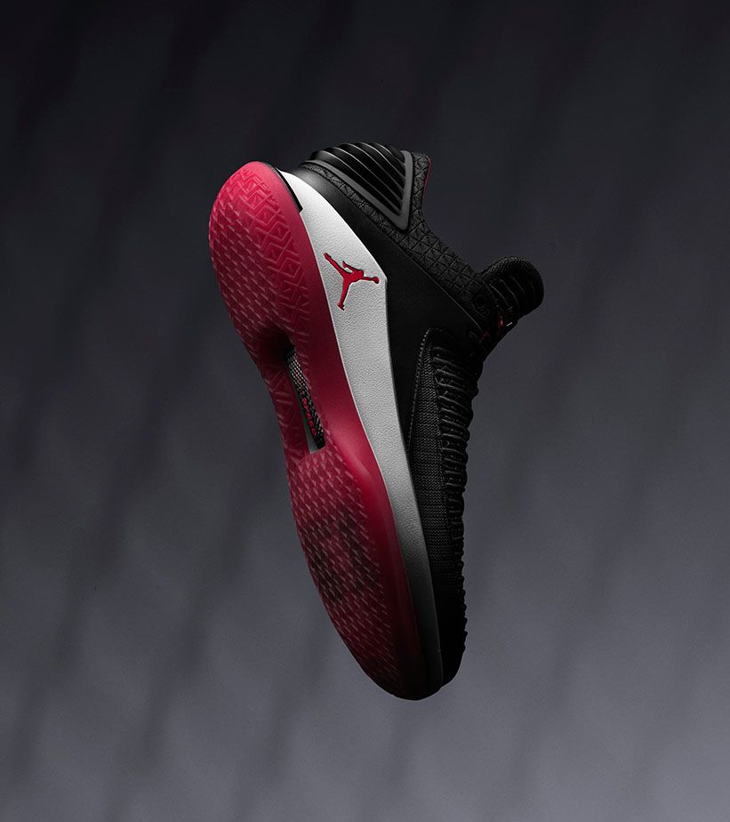 Fecha de lanzamiento de las Jordan 32 "Bred". Nike SNKRS ES