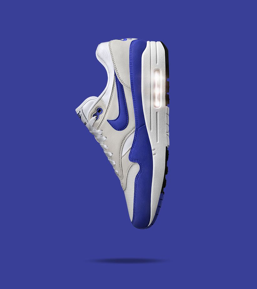 Lectura cuidadosa Parche principal Fecha de lanzamiento de las Nike Air Max 1 Anniversary "White & Neutral  Grey & Game Royal". Nike SNKRS ES