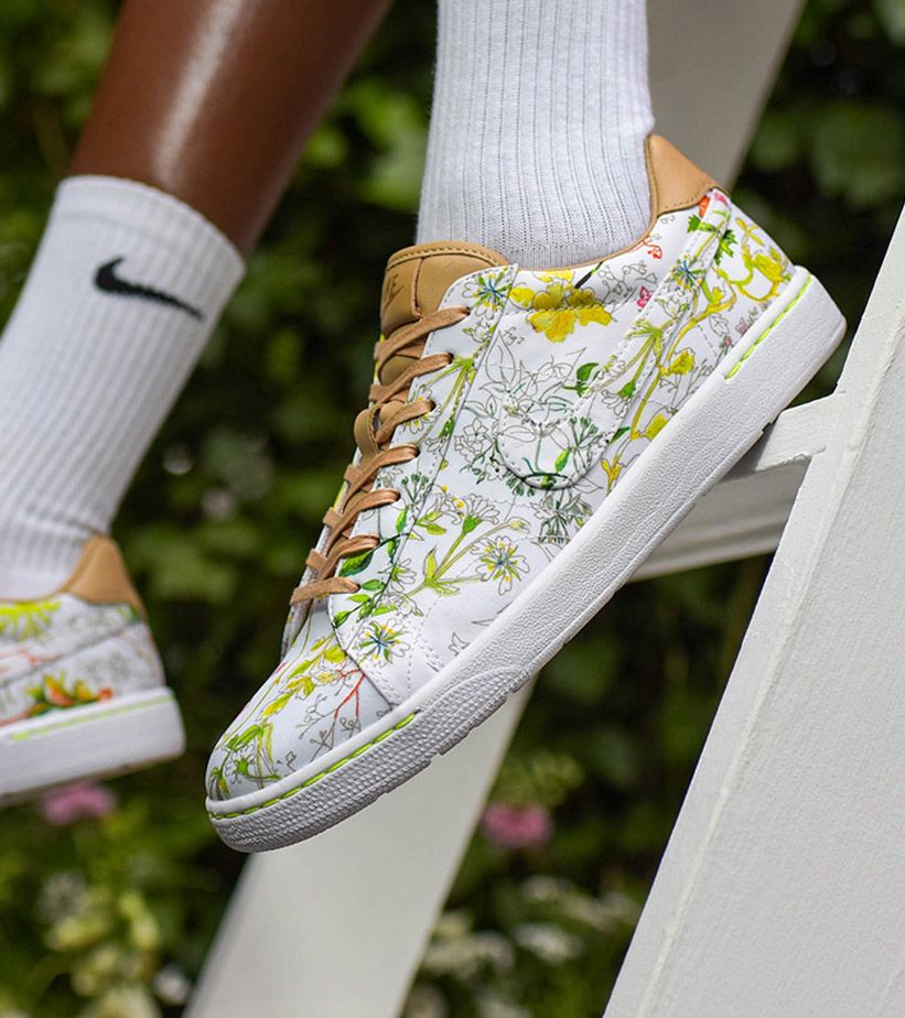 NikeCourt x Liberty Kollektion Dawn Meadow. Nike SNKRS