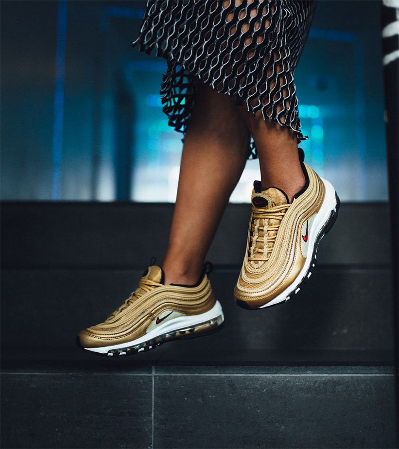 comerciante Sada a nombre de Fecha de lanzamiento de las Nike Air Max 97 OG QS "Metallic Gold" para  mujer. Nike SNKRS ES