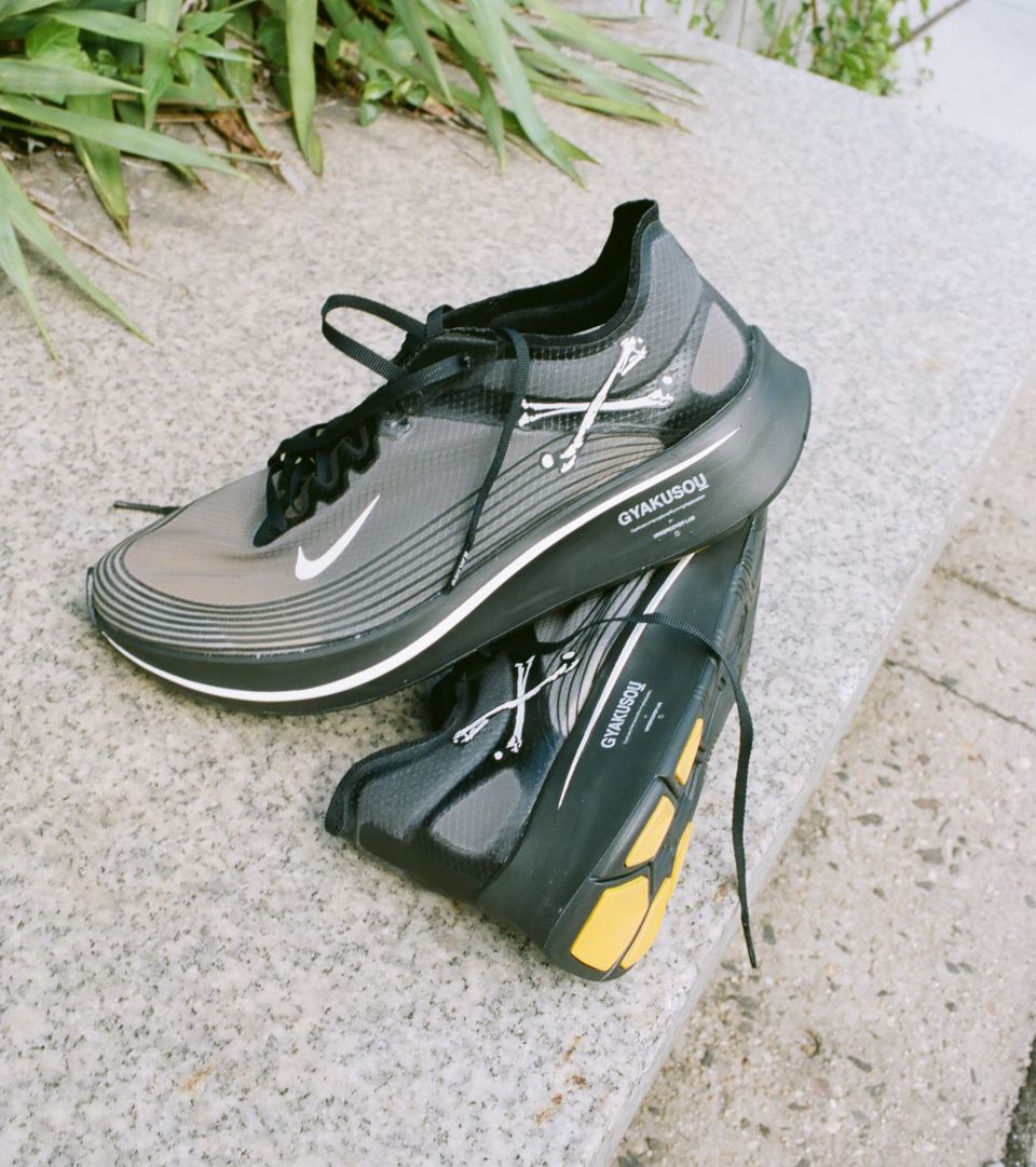 ズーム フライ Gyakusou 'Black and Sail and Mineral Yellow' 発売日. SNKRS JP