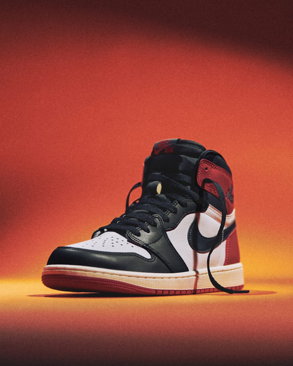 Date de sortie de la Air Jordan 1 High OG « Black Toe » (DZ5485-106)