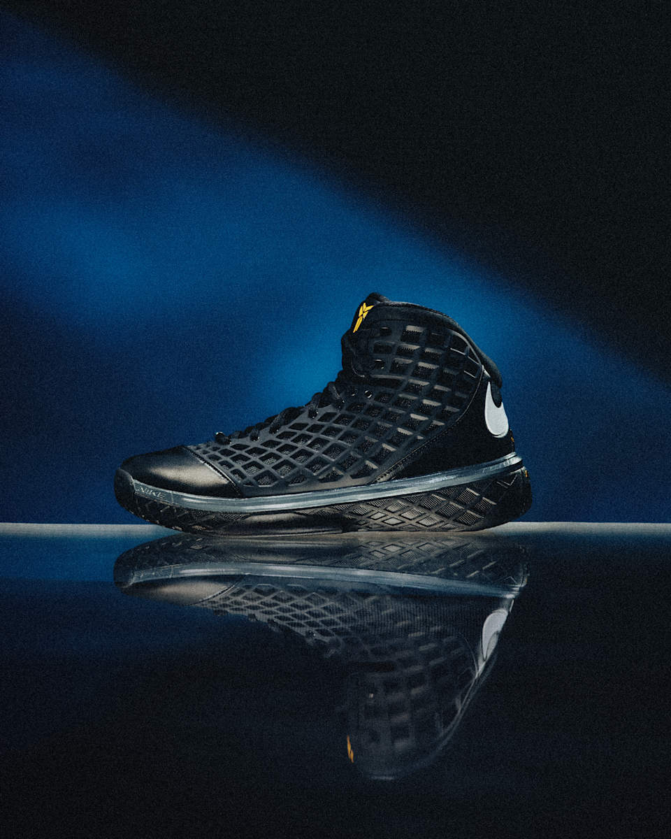 【NIKE公式】コービー 3 プロトロ 'Black and White' (IQ5340-001) 発売日