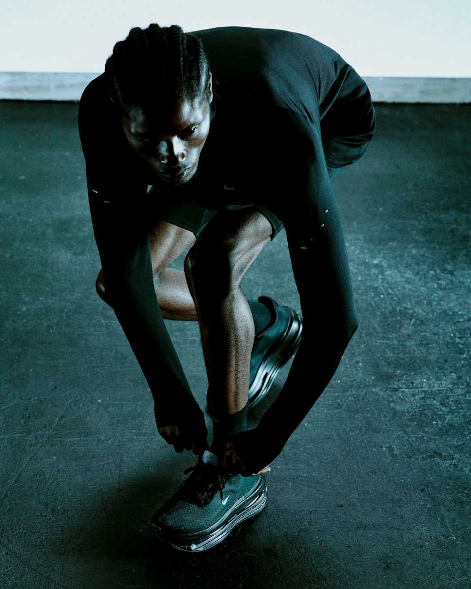 Vomero 'Black' (IQ0627-001) Release Date