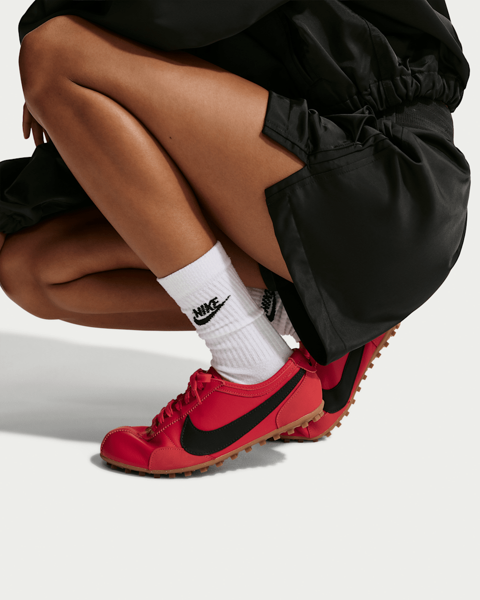 우먼스 문 슈 OG 'University Red and Black'(IU3162-600) 출시일