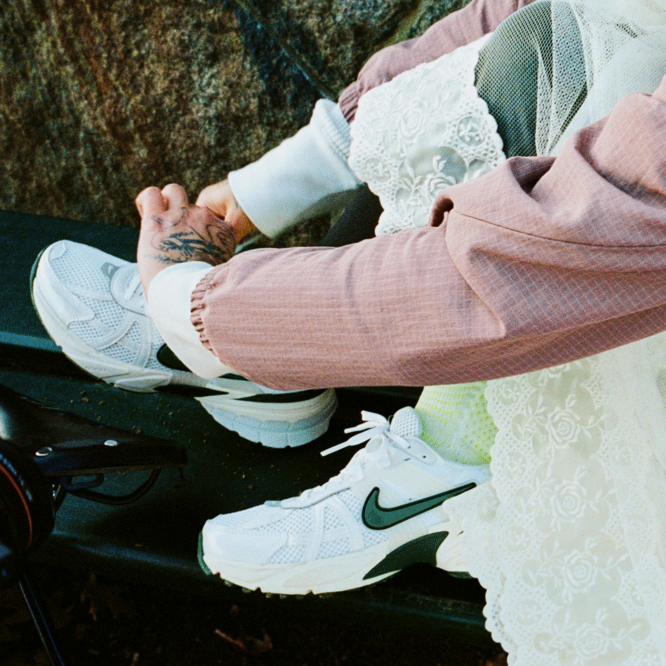 NIKE V2K RUN