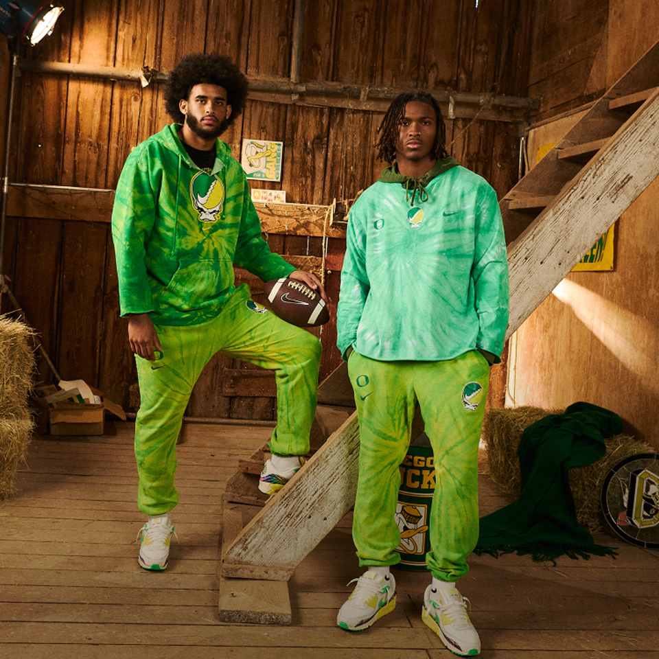 ダブルフェイス　オレゴン フットボール Tシャツ Football Oregon Ducks. Nike.com