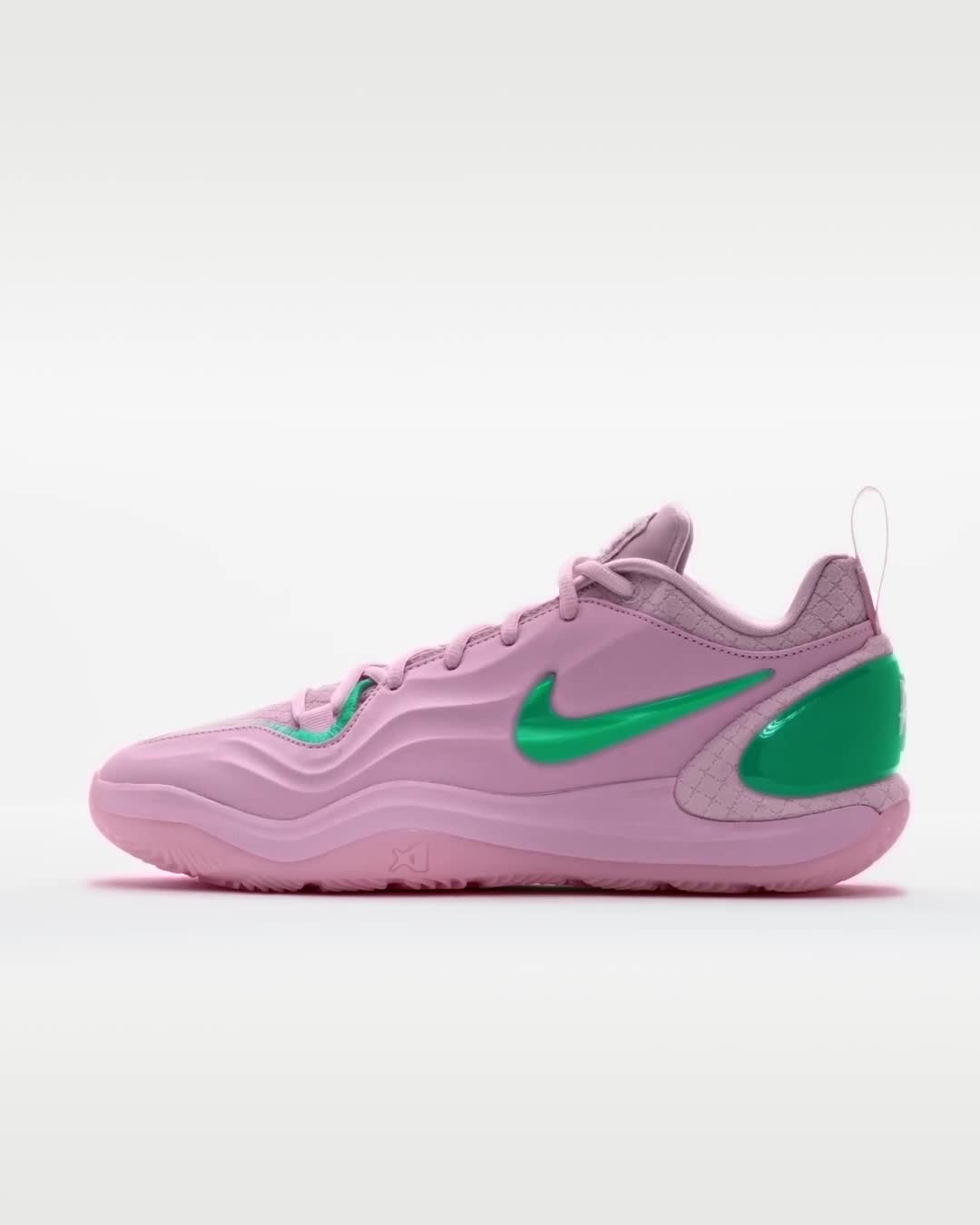 Nike A’Two ピンク バスケットボールシューズ エイジャウィルソン A'TWO.jpg