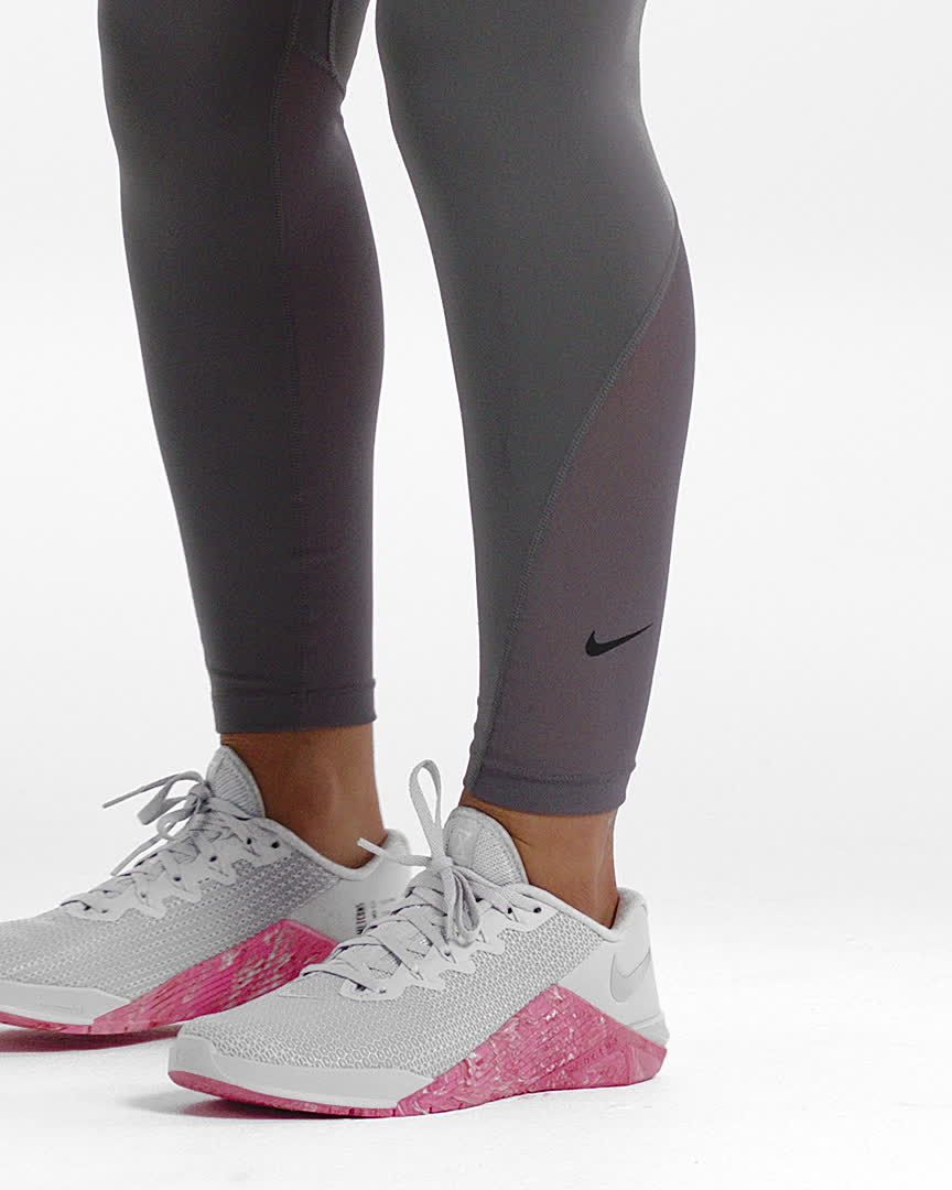 nike metcon 5 white and pink