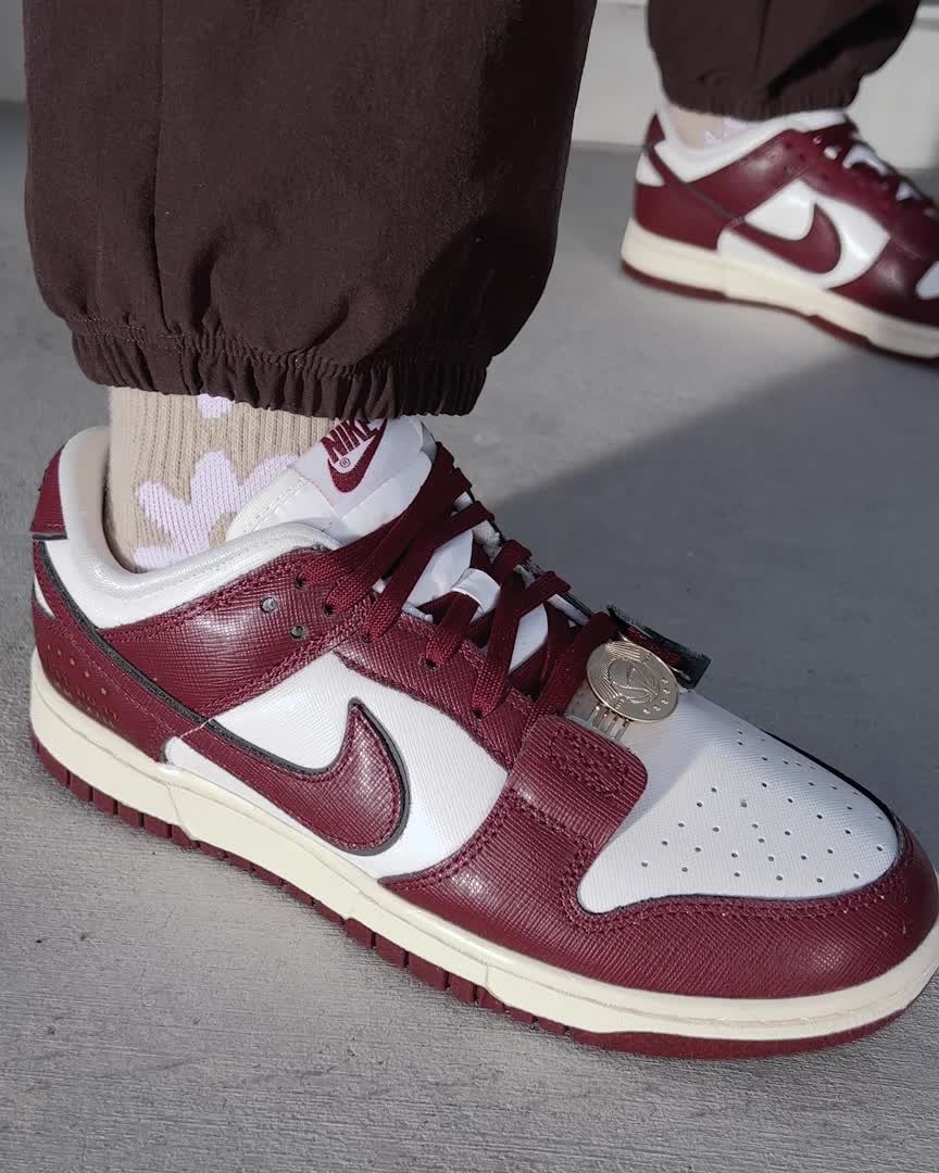 Nike Dunk Low SE Women's Shoes. Nike RO