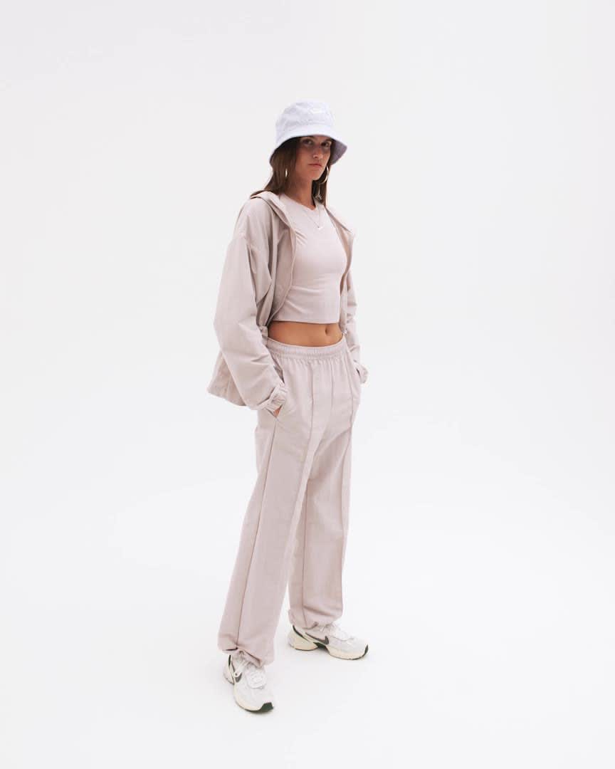 Nike Sportswear Everything Wovens Women's Mid-Rise Open-Hem Pants. Nike.com