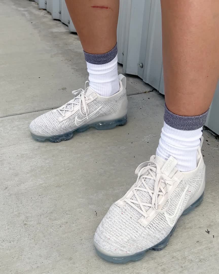 white vapormax outfit