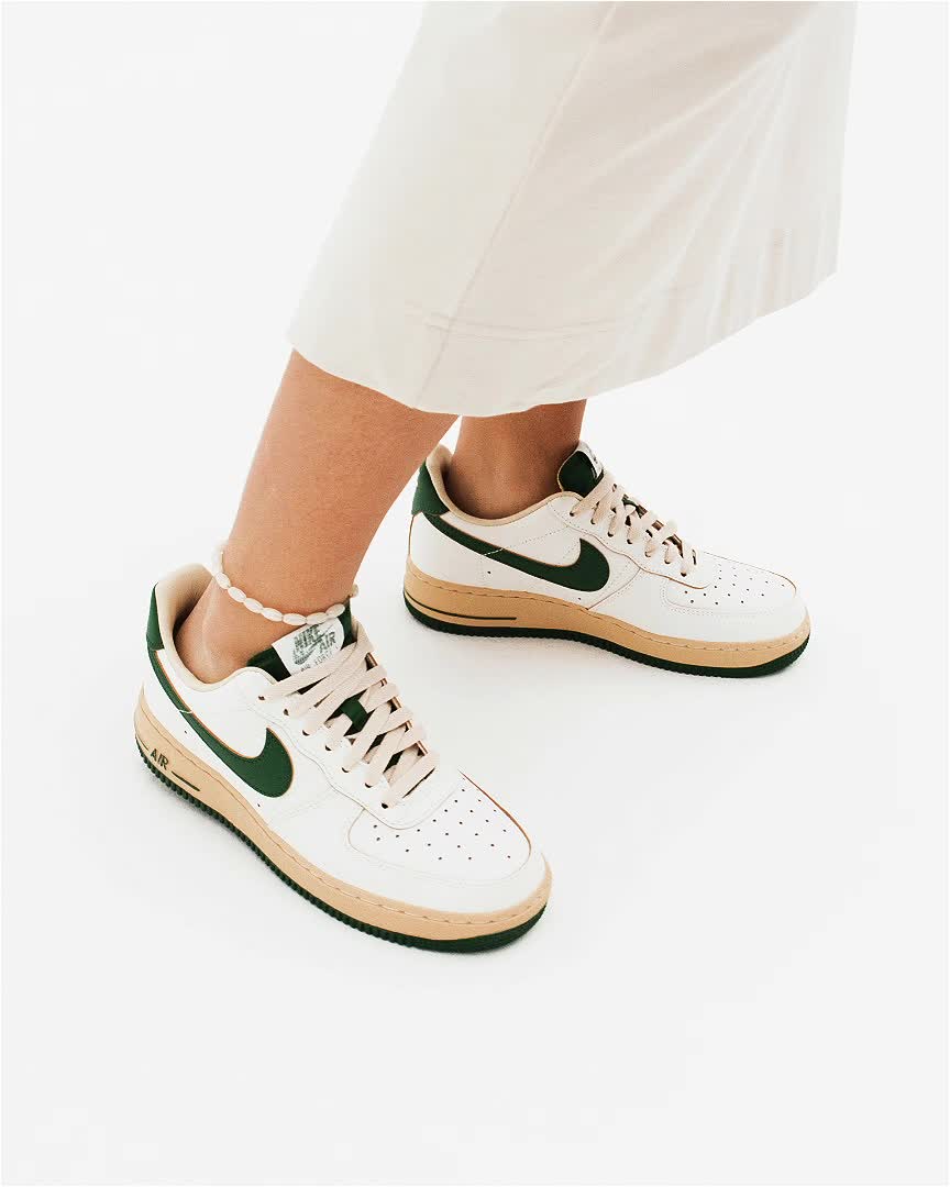 womens nike air force 1 07 lv8