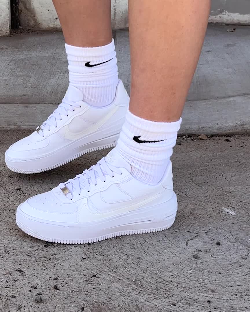 white nike socks with air forces