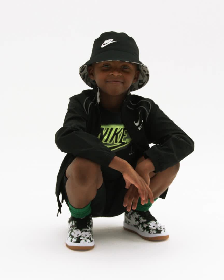 Nike Force 1 Low LV8 EasyOn Younger Kids' Shoes. Nike SG