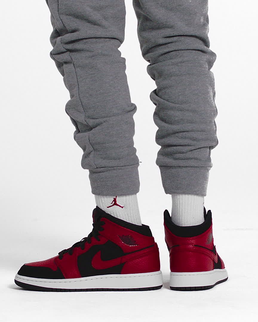 Jordan 1 Mid Older Kids' Shoes. Nike ZA