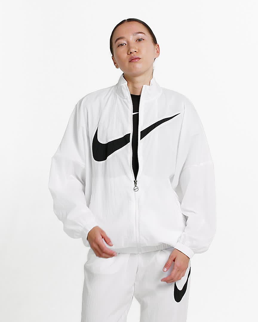 Nike Sportswear Essential Women's Woven Jacket.