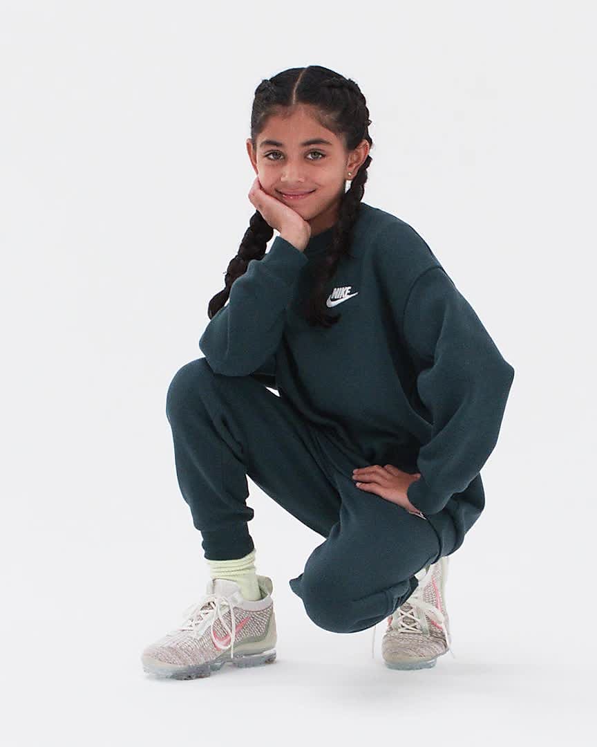  Nike Girl's NSW Trend Fleece Crew Sweatshirt (Little Kids/Big  Kids) Sweet Beet SM (8 Big Kid): Clothing, Shoes & Jewelry