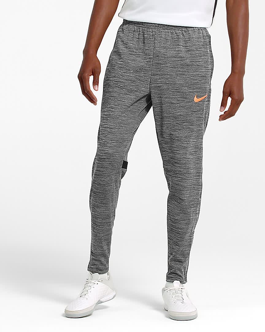 Nike Dri-FIT Academy Voetbaltrainingsbroek voor heren. Nike BE