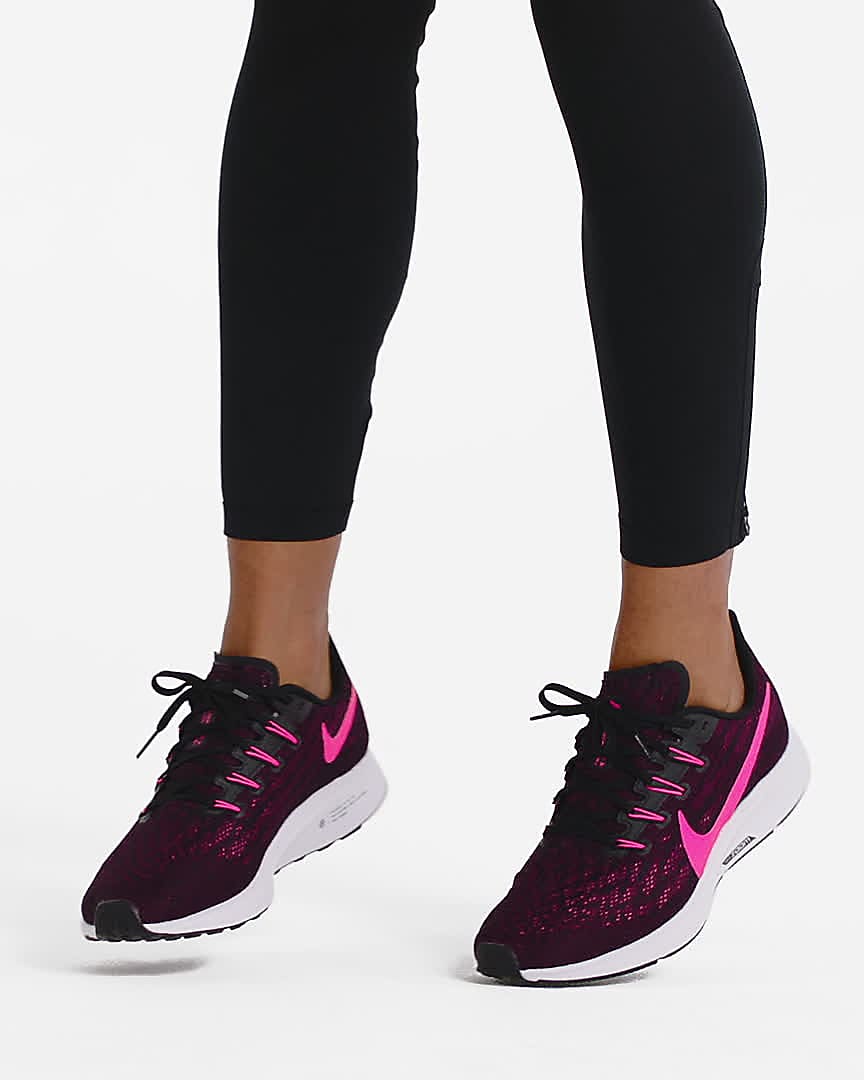 nike running shoes for women black and white