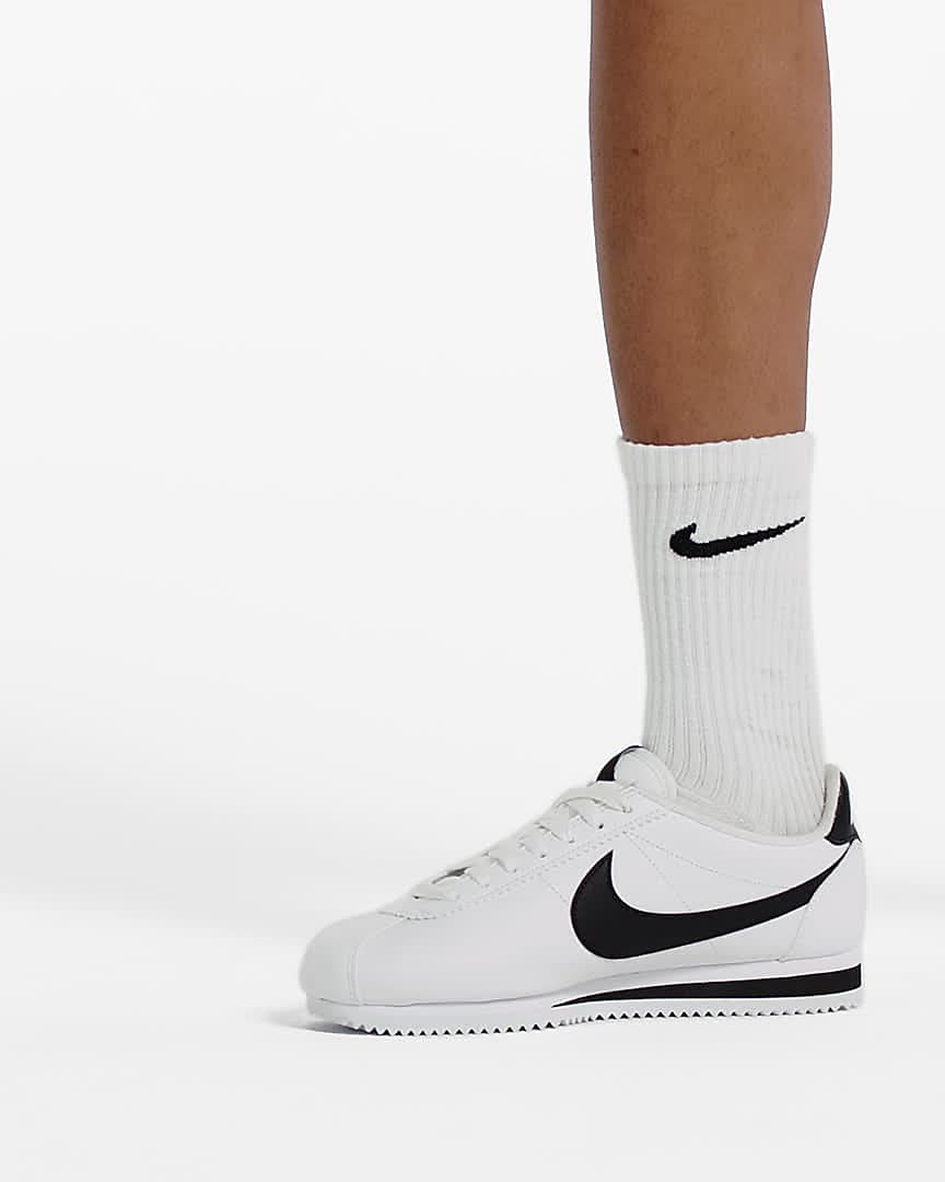 nike cortez black and white outfit