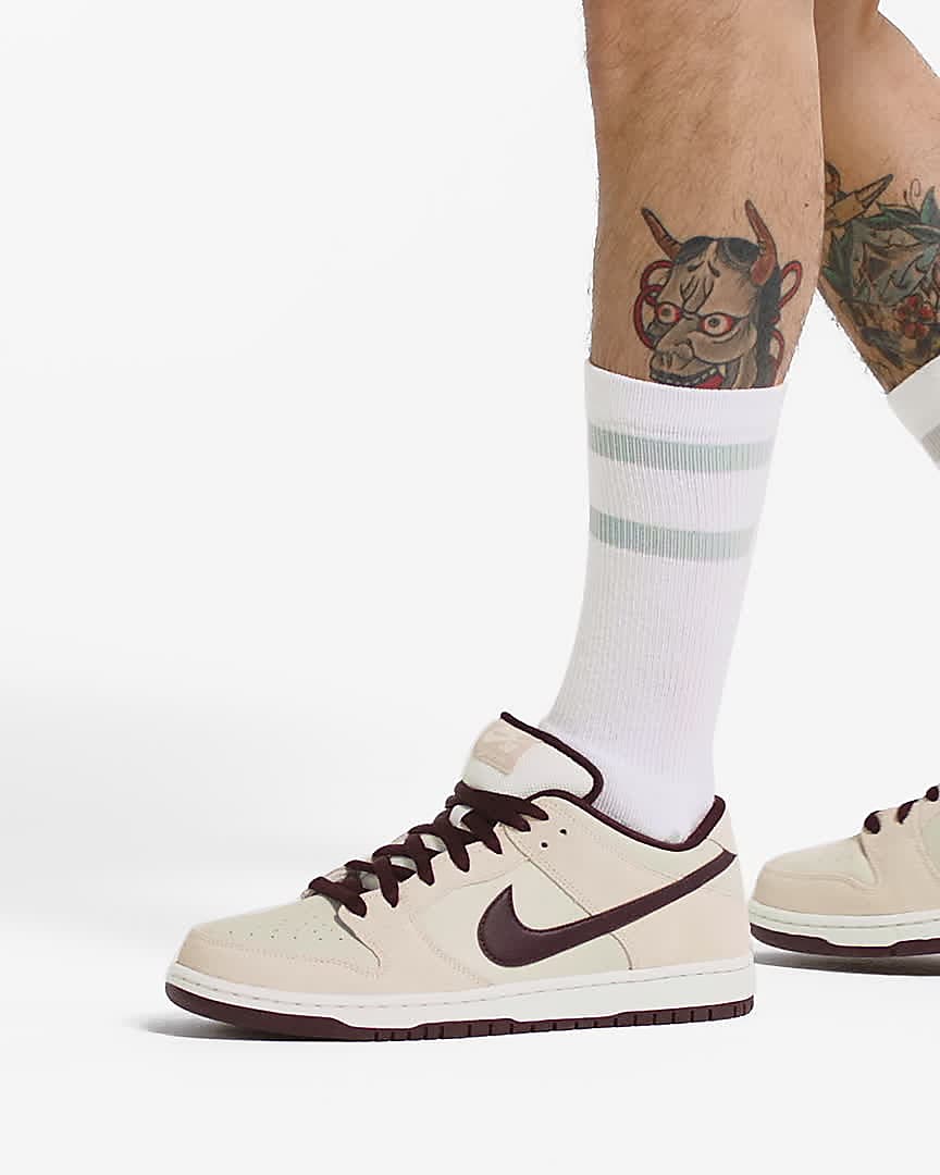 Nike SB Dunk Low Pro Skate Shoe Nike SB Dunk Low Pro Skate Shoe