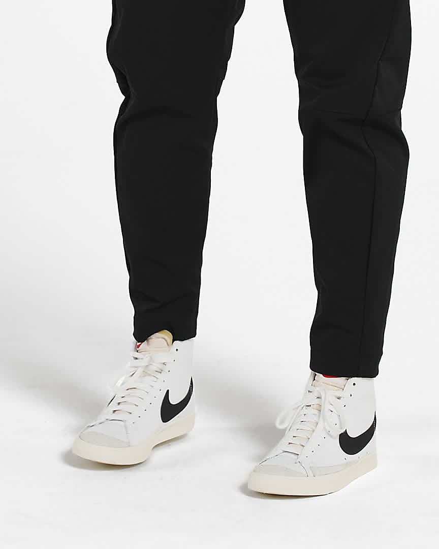 Sweatshirt and sweat pants outfit with Nike blazer sneakers