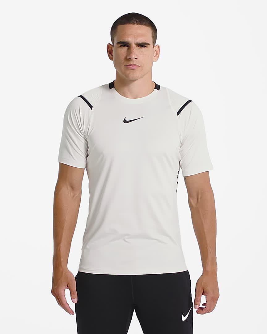 Nike Pro AeroAdapt Men's Short-Sleeve 