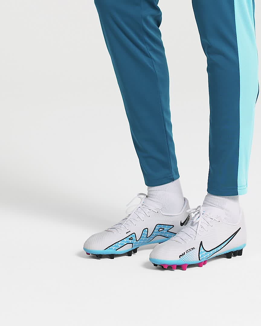 brandstof zoet verdwijnen Nike Mercurial Vapor 15 Academy Artificial-Grass Football Boots. Nike LU