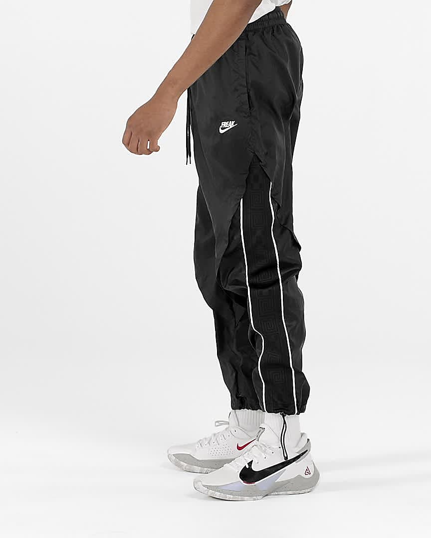 Giannis Lichte trainingsbroek voor heren. Nike BE