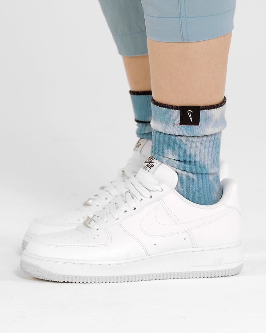Ecco perché non si trovano più Air Force 1 nei negozi e online