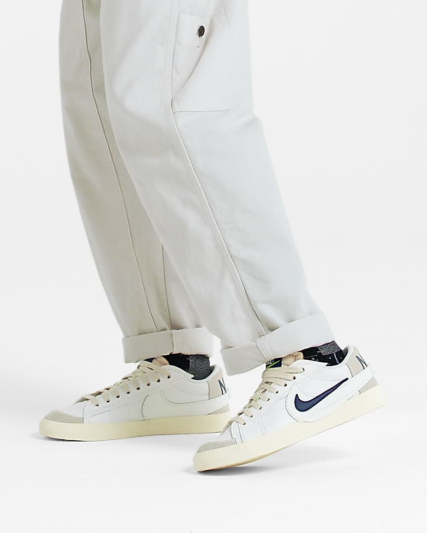 Nike Blazer Low '77 Jumbo SE Men's Shoes. Nike IE