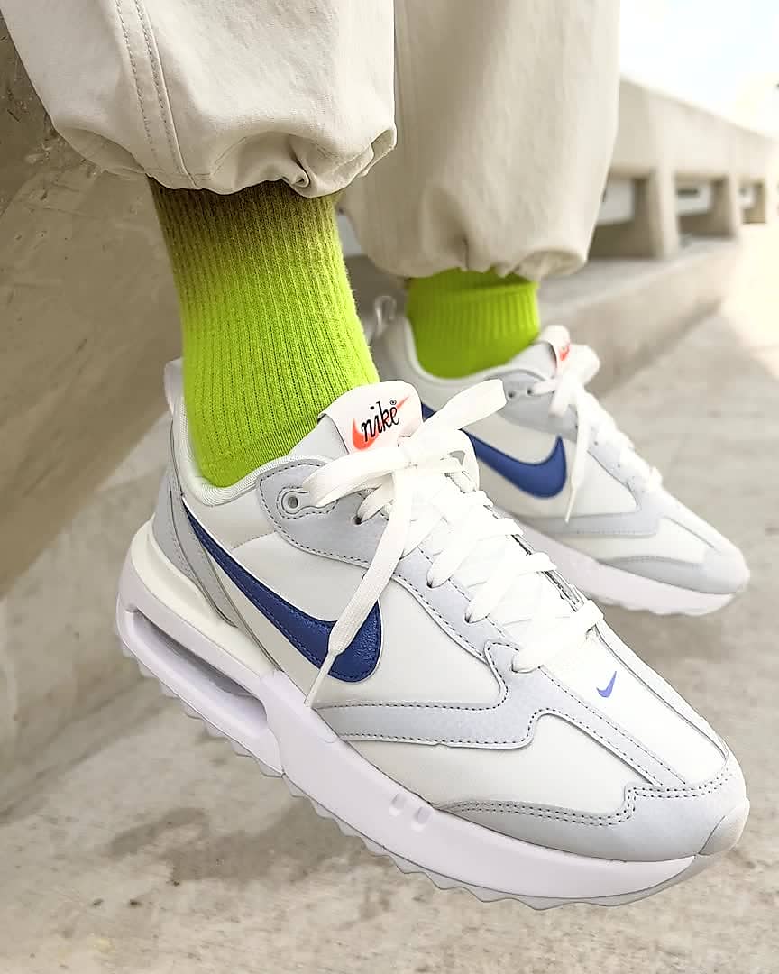 Nike Air Max Dawn Women's Shoes. Nike LU