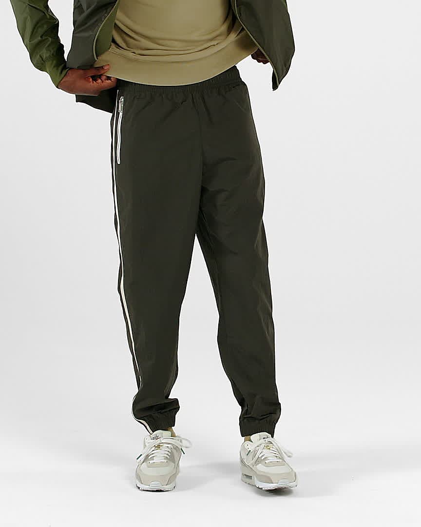 Pantalones de entrenamiento de tejido Woven sin forro para hombre Nike  Sportswear Style Essentials. Nike.com