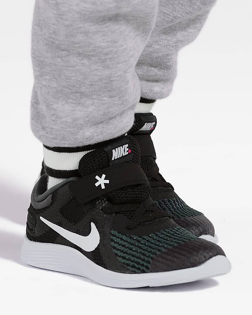 nike revolution 4 size 2.5
