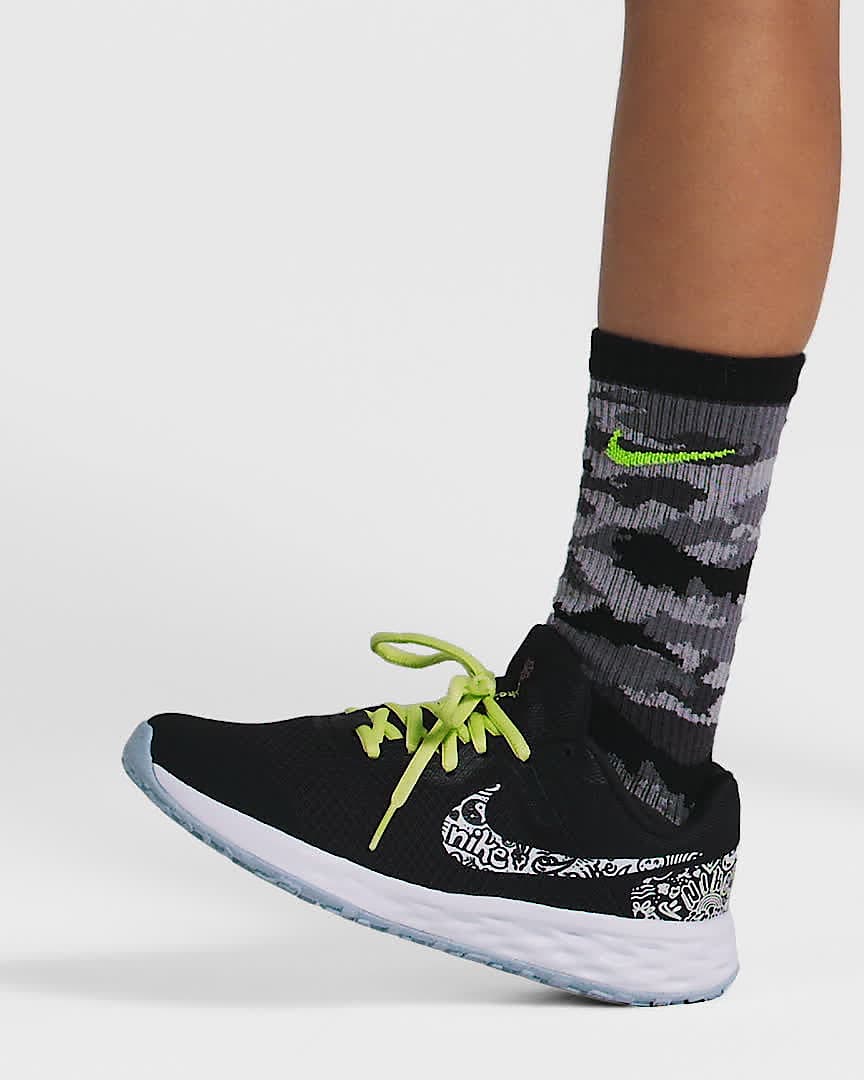 nike track runners
