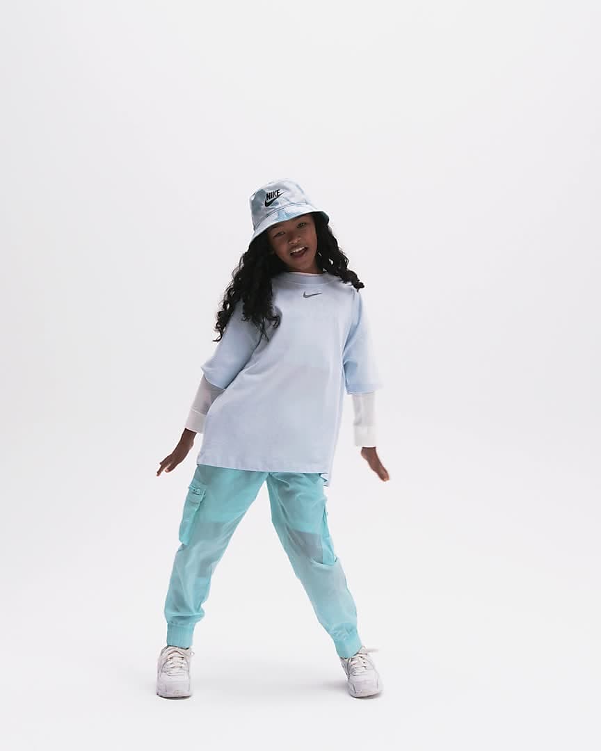 Nike Sportswear Older Kids Girls Oversized T Shirt