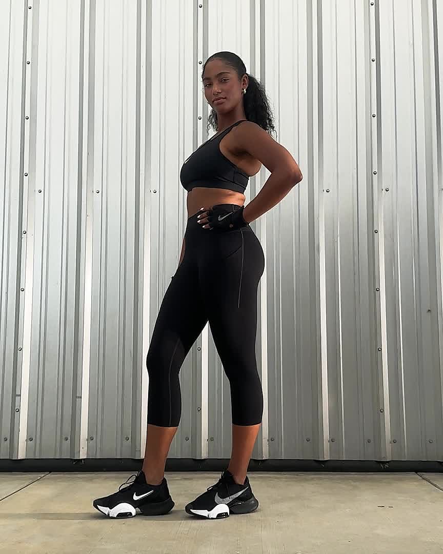 Nike Performance NIKE UNIVERSA WOMEN'S MEDIUM-SUPPORT HIGH-WAISTED CROPPED  LEGGINGS WITH POCKETS - 3/4 sports trousers - black/(black)/black -  Zalando.de