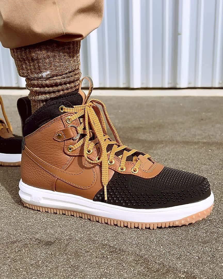 Boys nike duck hotsell boots