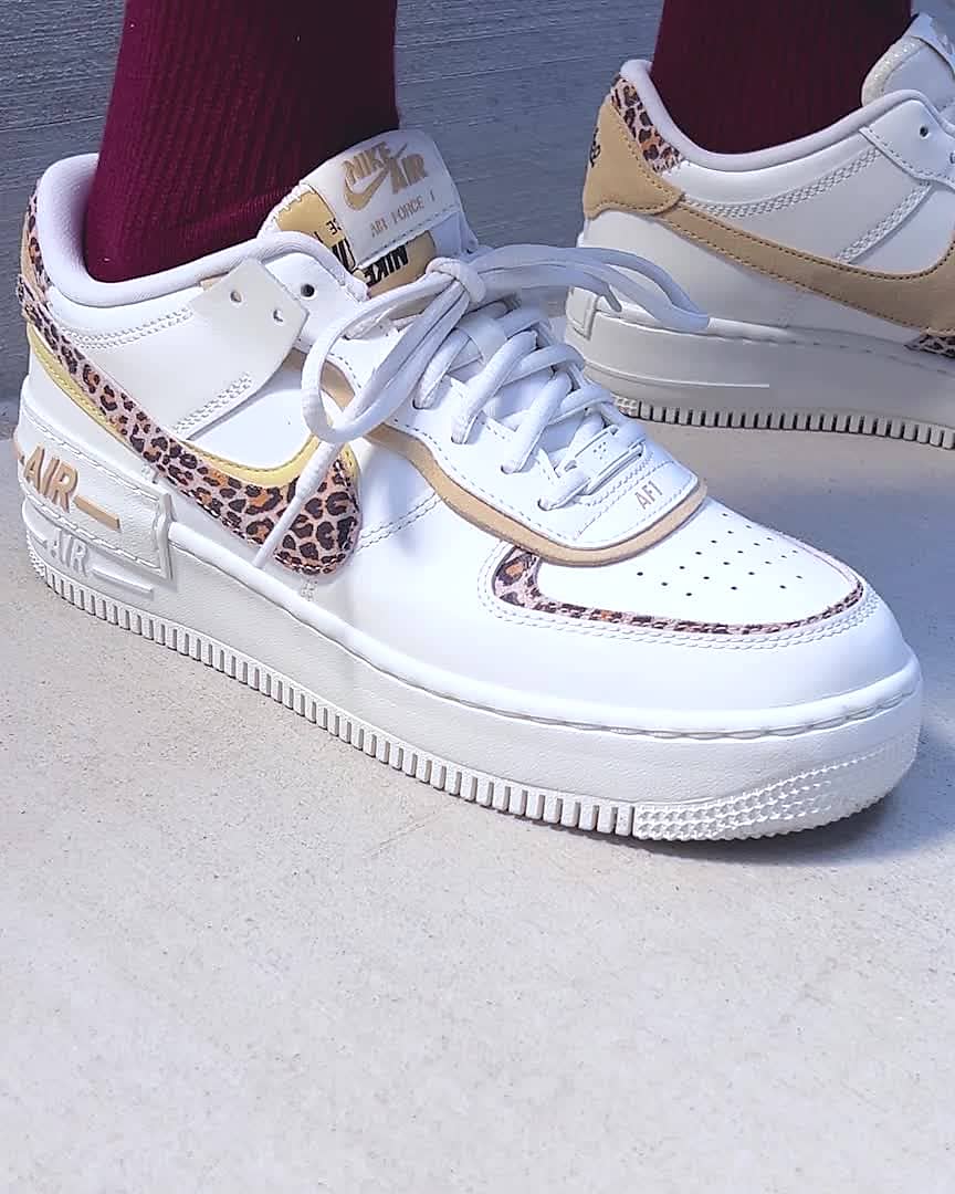Nike WMNS Air Force 1 Low Shadow エアフォース完売続出のモデルです
