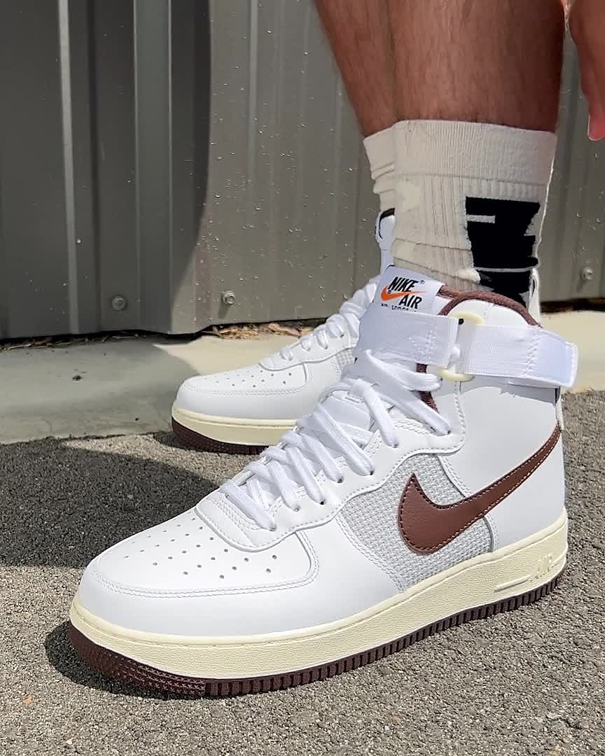 Calzado para hombre Nike Air Force 1 High '07 LV8 Vintage. Nike MX