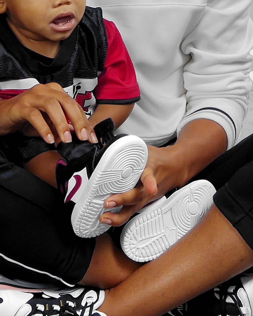 Jordan 1 Mid Infant/Toddler Shoes. Nike JP