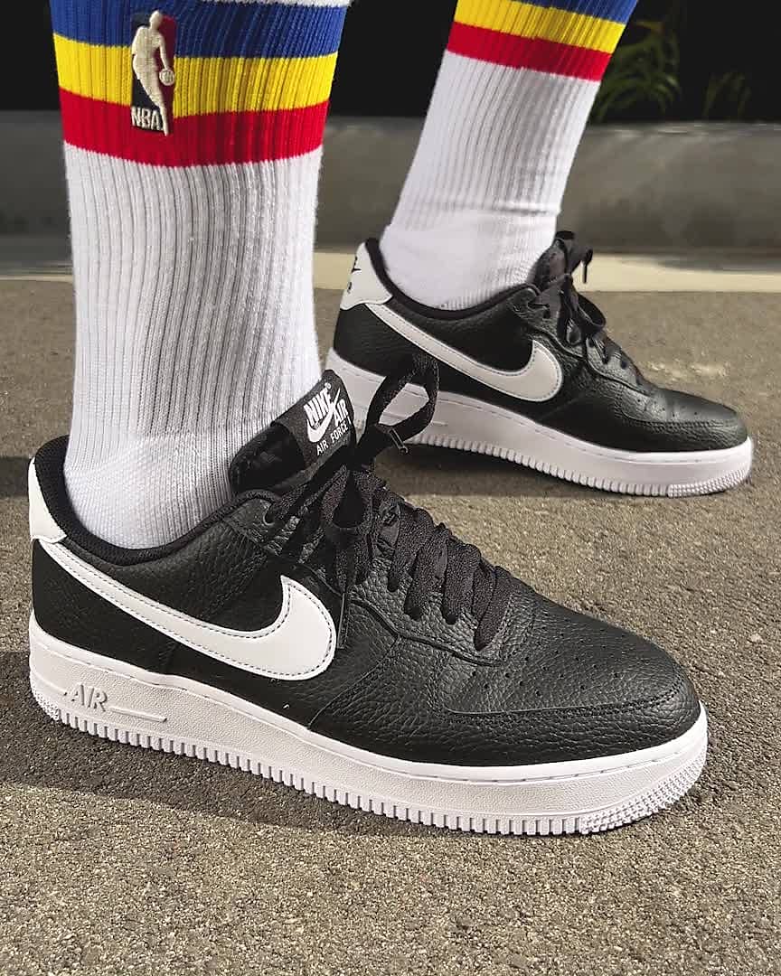 Nike Air Force 1 '07 - Black 7.5