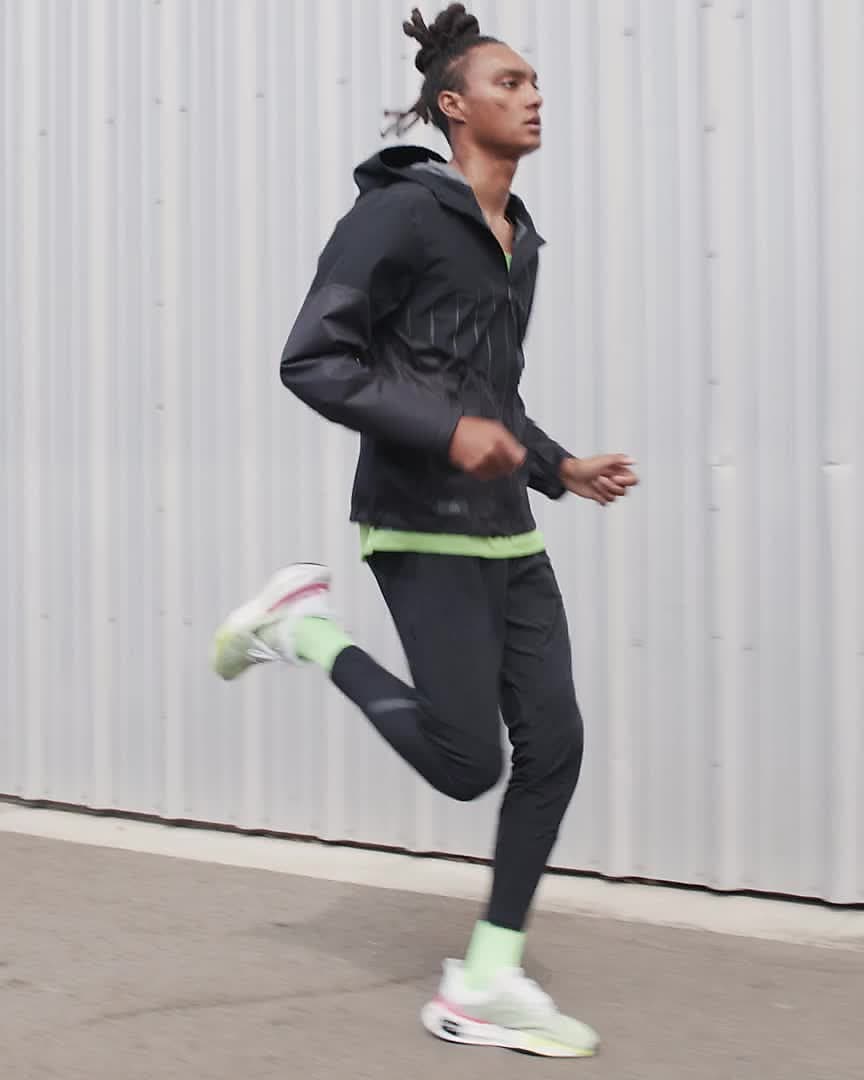 What to Wear for Cold Weather Running. Nike NL