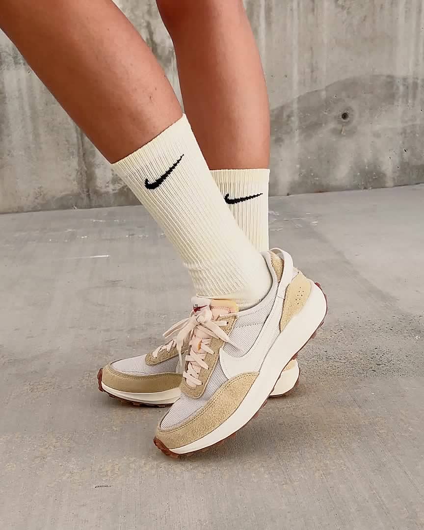 Nike Womens Waffle Debut Shoes