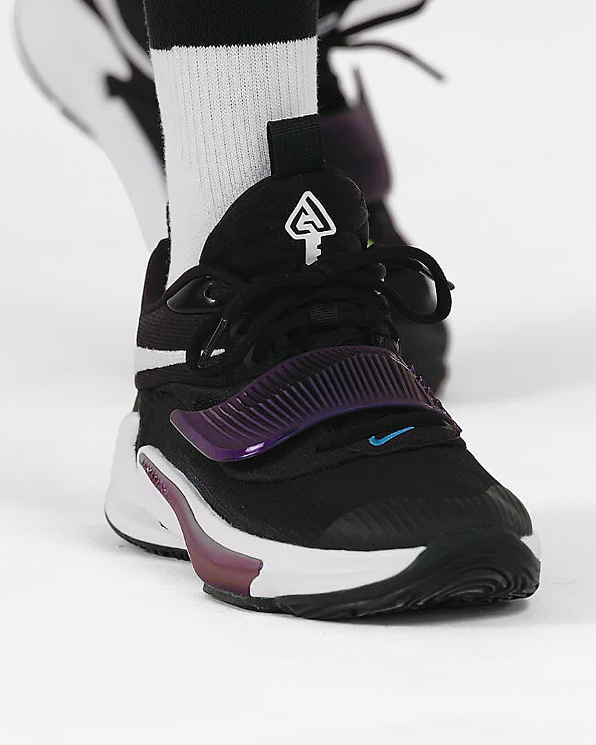 Freak 3 Basketbalschoen voor kids. Nike BE