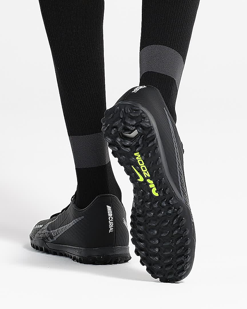 Calzado de fútbol low para pasto sintético (turf) Nike Mercurial Vapor 15  Academy. Nike MX