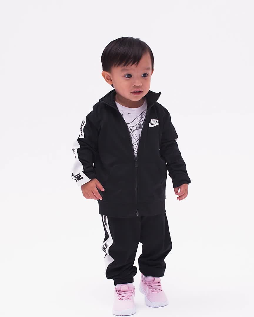 Star Shoes. Nike 4 Runner Baby/Toddler